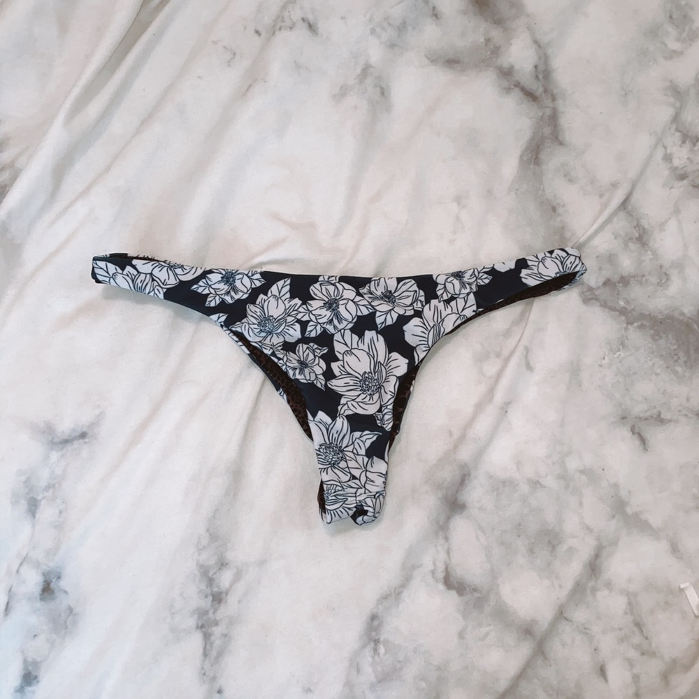 acacia blue magnolia axels 🦋$85